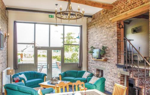  Nine-Bedroom Holiday Home in Borgloon in Borgloon