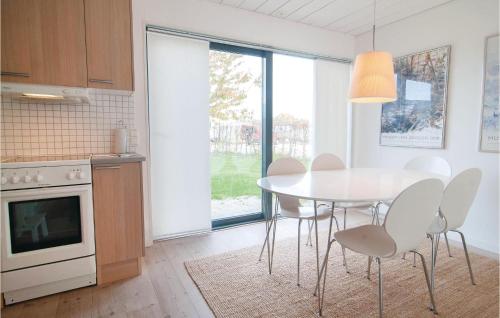 virtuve, Awesome Home In Burgsvik With Wifi in Burgsvik