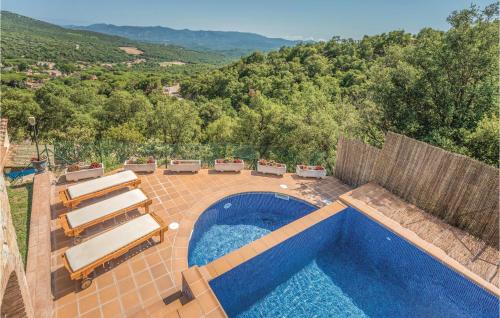 Piscina, Beautiful home in Sant Miquel dAro with 4 Bedrooms, WiFi and Outdoor swimming pool in Romanyá De La Selva