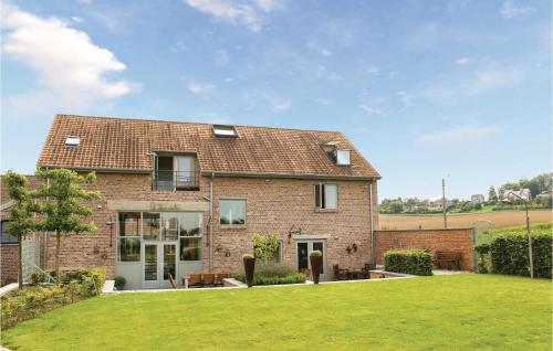  Nine-Bedroom Holiday Home in Borgloon in 3840 Borgloon