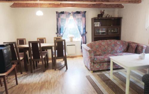 Pet Friendly Home In Ryd With Sauna in Alšulta