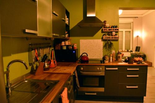  Chambre privée dans un joli duplex face à la gare in Verviers