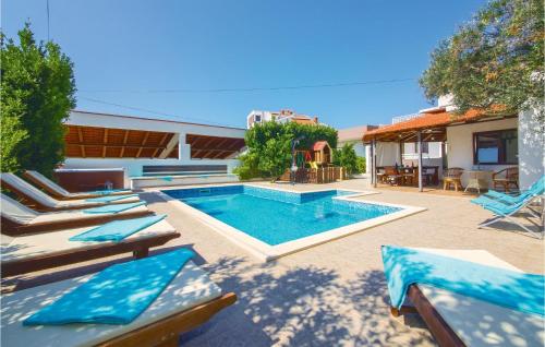 Beautiful Home In Okrug Gornji With Outdoor Swimming Pool