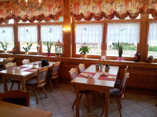 Restaurant, Land-gut-Hotel Gasthof Waldschanke in Altfraunhofen