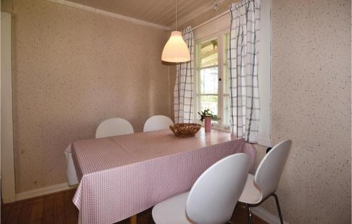 مطبخ, Nice Home In Saffle With Sauna in سافل