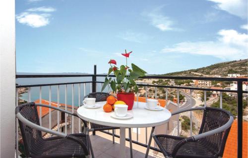  Apartment Dolac with Sea View X, Pension in Podgreben