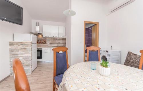  One-Bedroom Apartment in Pakostane in Pakoštane