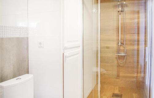 Bathroom, Two-Bedroom Holiday Home In Lenhovda in Lenhovda