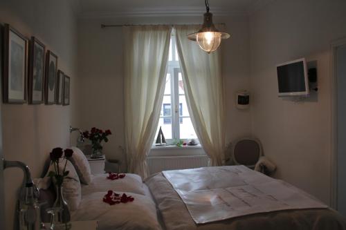 Hotel Lili Marleen - image 4
