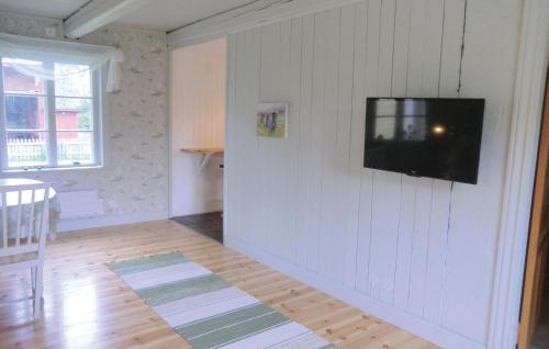 Nice Home In Borgholm With 1 Bedrooms in Борихолм