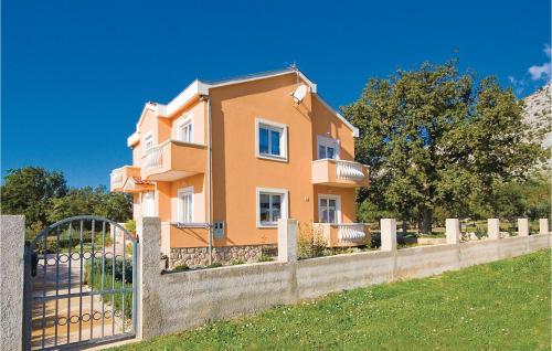  Apartments Mirjana IV in Marasovići