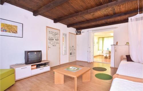  Two-Bedroom Apartment in Dogac in Rogač