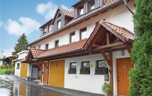 Amazing Home In Alpirsbach-rmlinsdorf With 2 Bedrooms - Marschalkenzimmern