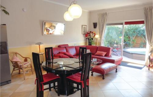 2 Bedroom Amazing Home In Villeneuve Les Beziers