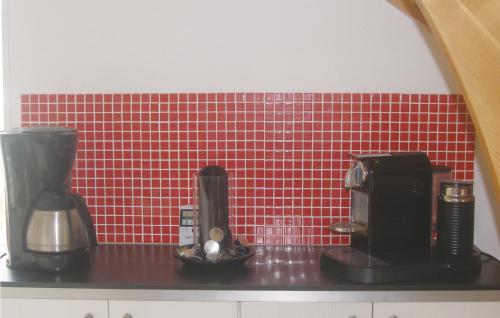 virtuve, Nice Home In Beddingestrand With Sauna in Beddingestrand