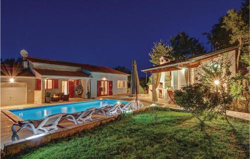Stunning Home In Pavicini With 2 Bedrooms, Wifi And Outdoor Swimming Pool - Veliki Vareški