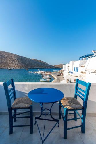  Cycladic Seafront House In Panormos in Panormos