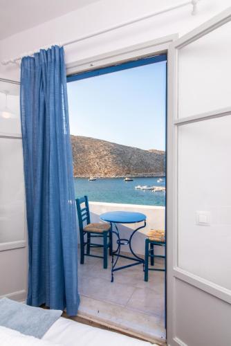  Cycladic Seafront House In Panormos in Panormos