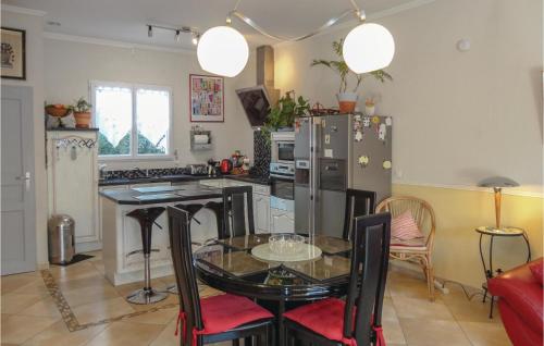 2 Bedroom Amazing Home In Villeneuve Les Beziers