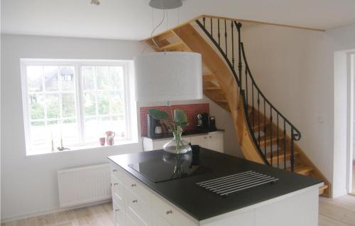 virtuve, Nice Home In Beddingestrand With Sauna in Beddingestrand