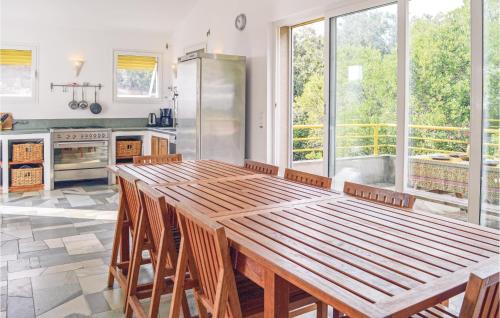 virtuve, Cozy Home In San Giuliano With Wifi in San-Giuliano