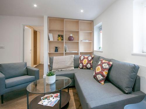 2 Bed Modern Apart W/parking In Trendy Pontcanna, , South Wales