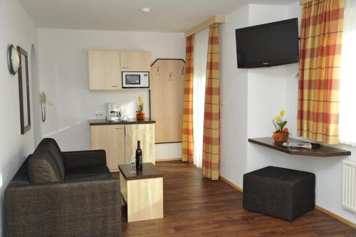 Hotel Alpina - صورة 4