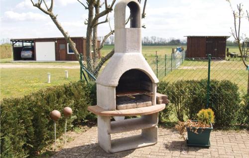 Dārzs, Stunning Apartment In Mirow Ot Qualzow in Roggentin (Mecklenburgische Seenplatte)
