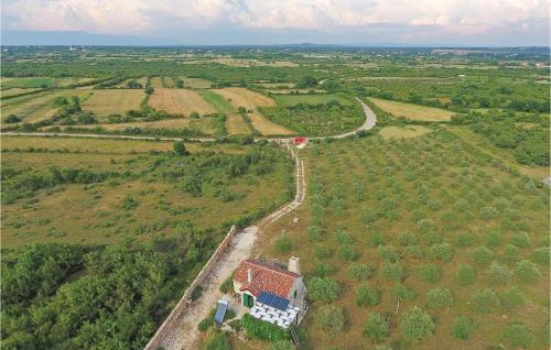 One-Bedroom Holiday Home in Rastane in Rastane
