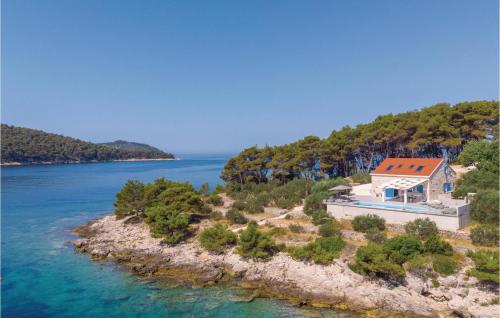 Nice Home In Mikulina Luka With Wifi, Outdoor Swimming Pool And Heated Swimming Pool - Vela Luka