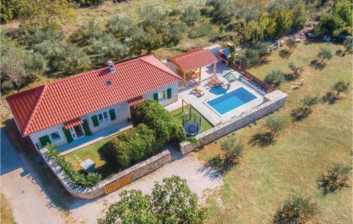 Amazing Home In Necven With 2 Bedrooms, Wifi And Outdoor Swimming Pool - Puljane