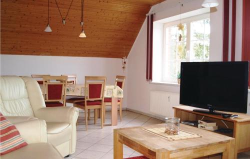 Stunning Apartment In Mirow Ot Qualzow in Roggentin (Mecklenburgische Seenplatte)