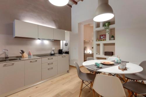  Mamo Florence - Borgo Apartment in Florenz