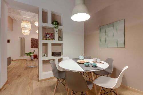  Mamo Florence - Borgo Apartment in Florenz