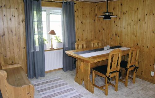 virtuve, Awesome Home In Ambjornarp in Ambjornarp