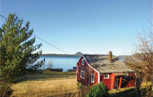 Two-Bedroom Holiday Home in Skanevik - Skånevik