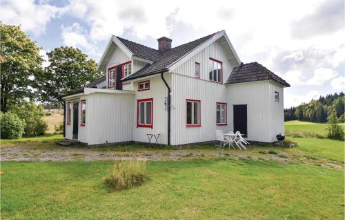 . Lovely Home In Högsäter With Kitchen