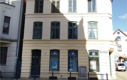 Two-Bedroom Apartment in Wismar - image 4