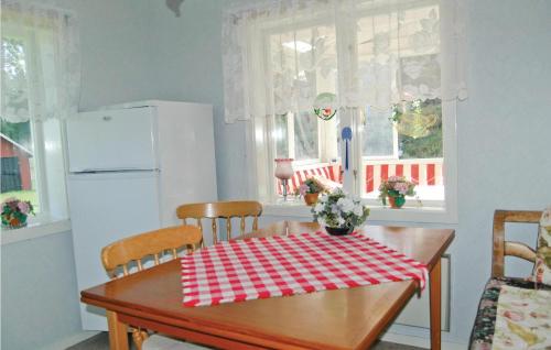 Viesnīcas āriene, Cozy Home In Dalskog With Kitchen in Dalskog