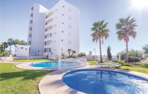 Nice Apartment In Calahonda With Outdoor Swimming Pool