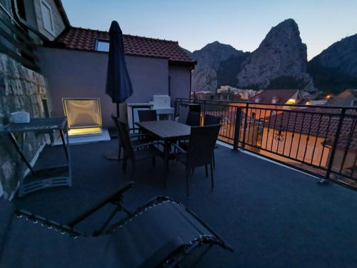  Explore old town and all the beauties in Omiš staying at Apartment Olmissum in Omiš