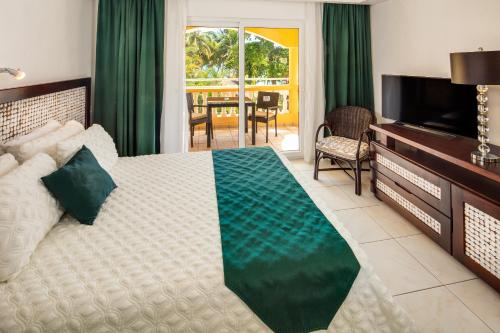 2 double beds