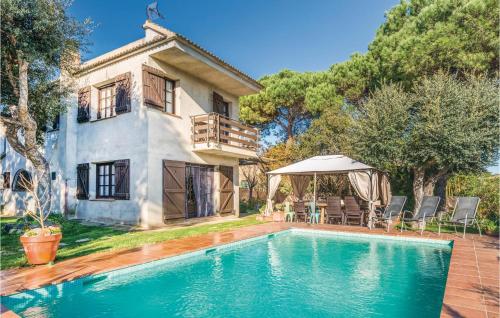 Piscina, Nice Home In Vidreres With 5 Bedrooms, Wifi And Outdoor Swimming Pool in Vidreres