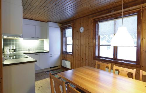 مطبخ, 2 Bedroom Awesome Home In Sysslebäck (2 Bedroom Awesome Home In Syssleback) in Syssleback