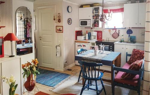 virtuve, Amazing Home In Sollebrunn With Wifi in Sollebrunn