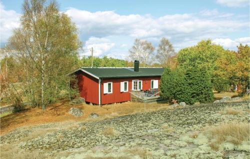 Cozy Home In Torhamn With Kitchen - Torhamn