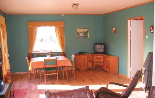 Nice Home In Sirevag With Kitchen in Sirevag