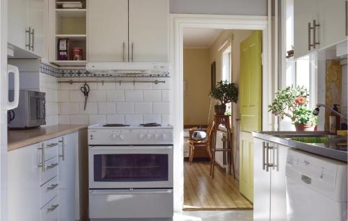 Kitchen, 3 Bedroom Nice Apartment In Vimmerby in Vimmerby