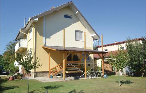  Three-Bedroom Apartment in Balatonboglar in Balatonboglár