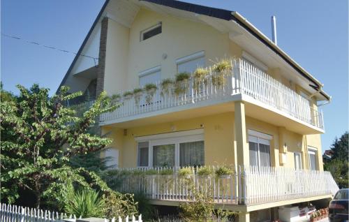  Three-Bedroom Apartment in Balatonboglar in Balatonboglár